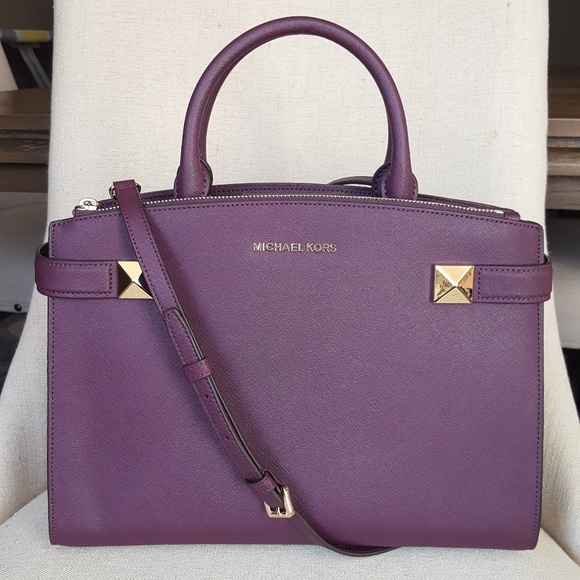 michael kors pouch purse